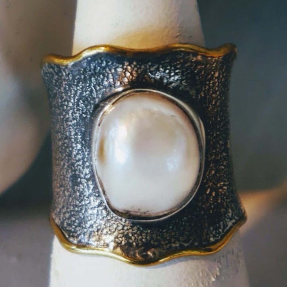 Freshwater Pearl on Oxidized Silver w/ Gold Ring